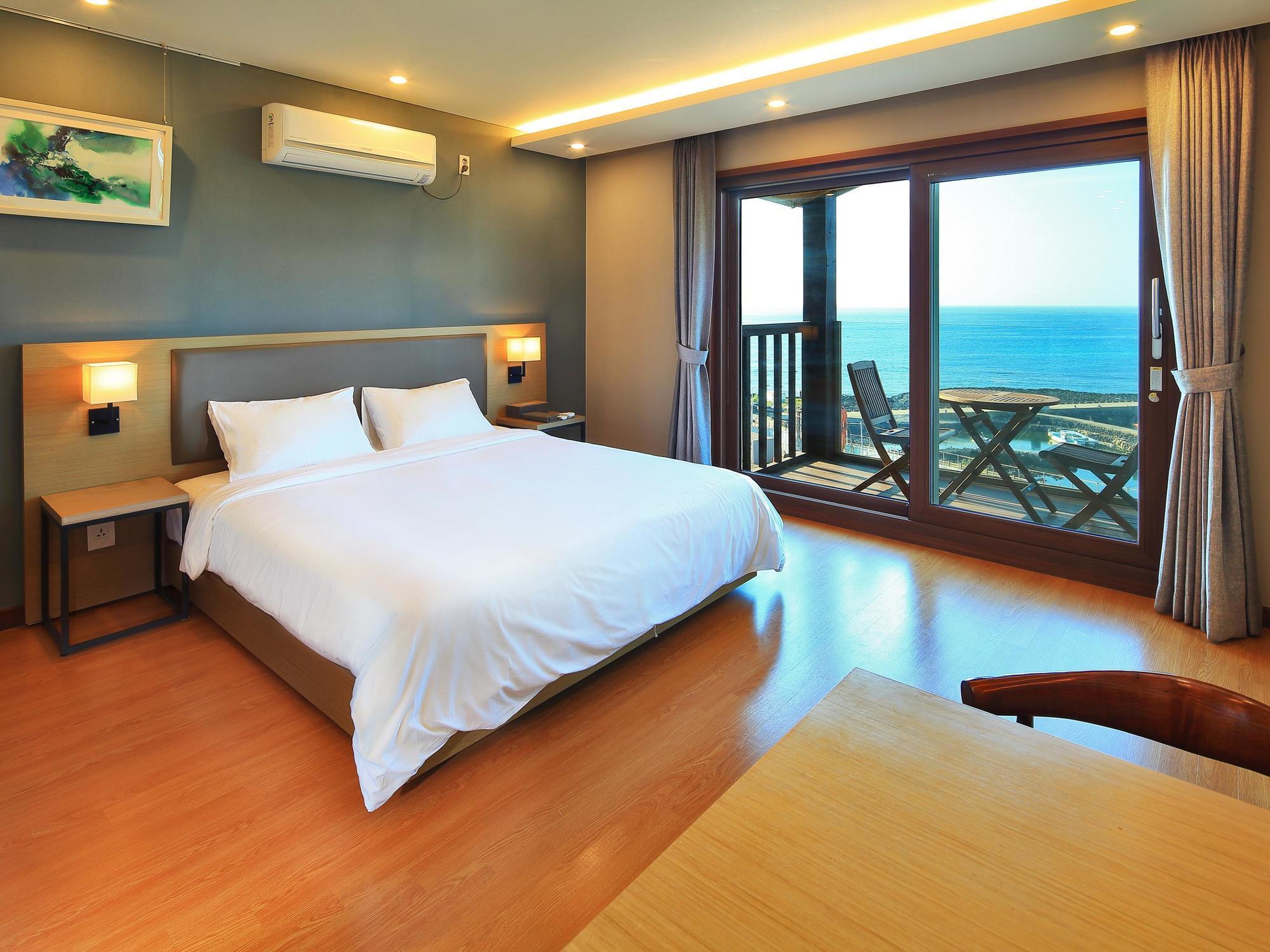 แอมเบอร์ เฮ้าส์ เชจู Villa Haga-ri  ภายนอก รูปภาพ