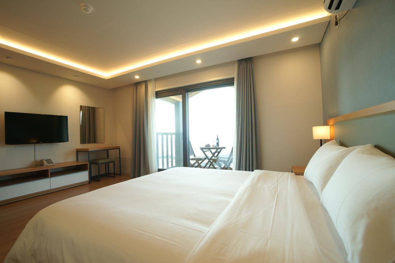 แอมเบอร์ เฮ้าส์ เชจู Villa Haga-ri  ภายนอก รูปภาพ