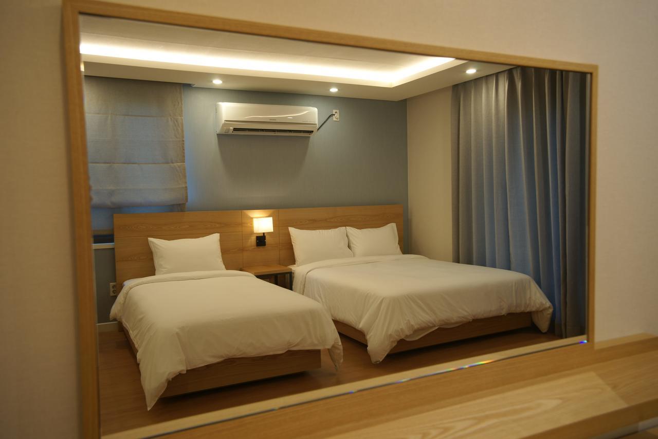 แอมเบอร์ เฮ้าส์ เชจู Villa Haga-ri  ภายนอก รูปภาพ